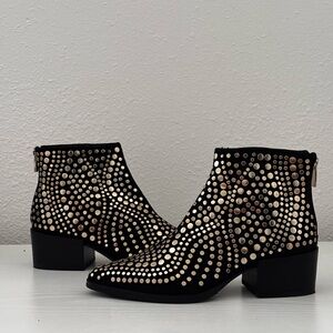Vince Camuto Edenny Black Studded Ankle Boots Size 5.5M